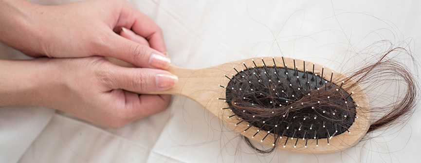 Co na wypadanie włosów po ciąży?￼